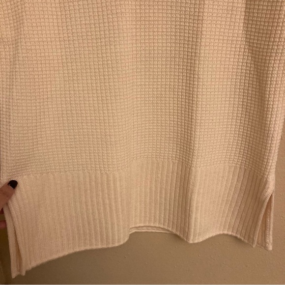 St. John V Neck Sweater - Picture 2 of 6